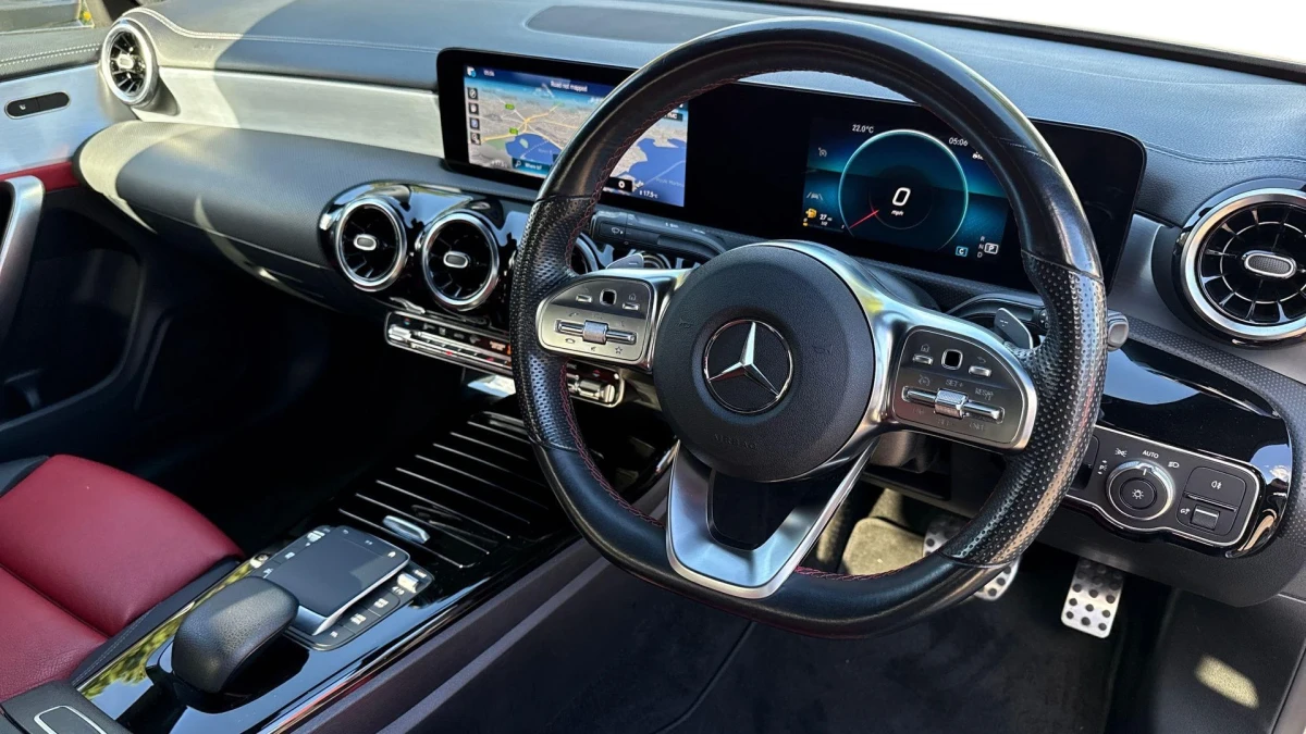 Mercedes-Benz CLA Image 3