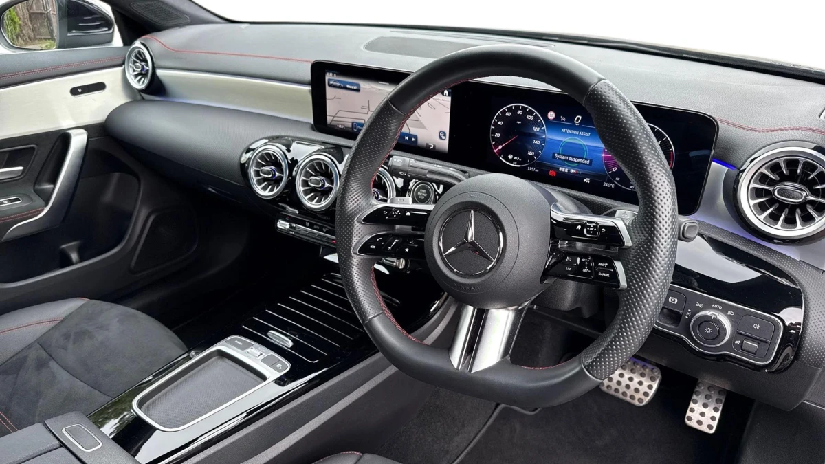 Mercedes-Benz CLA Image 3