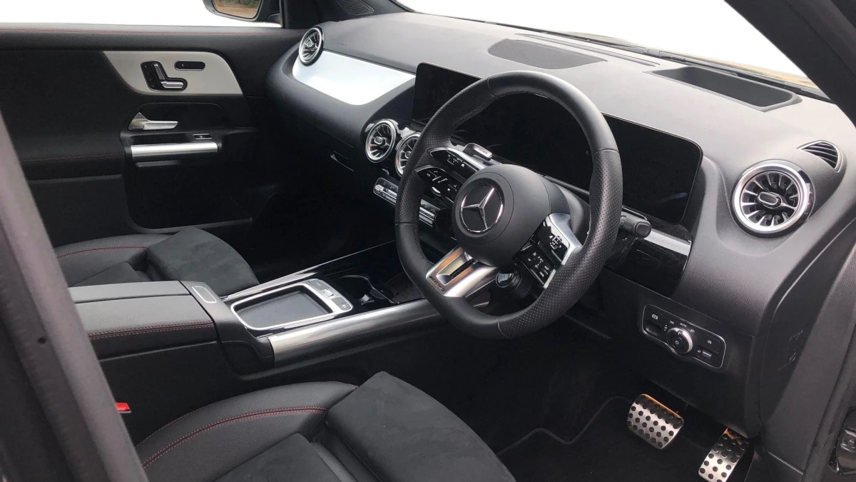 Mercedes-Benz GLA Image 3