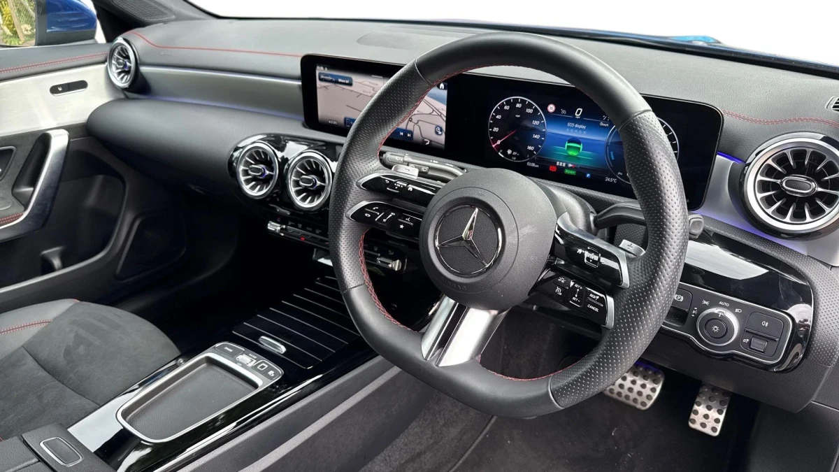 Mercedes-Benz CLA Image 3