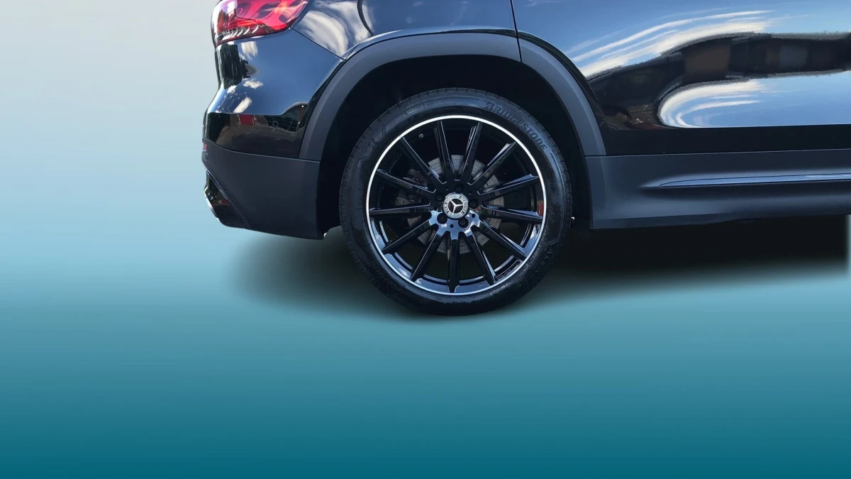 Mercedes-Benz GLB Image 5