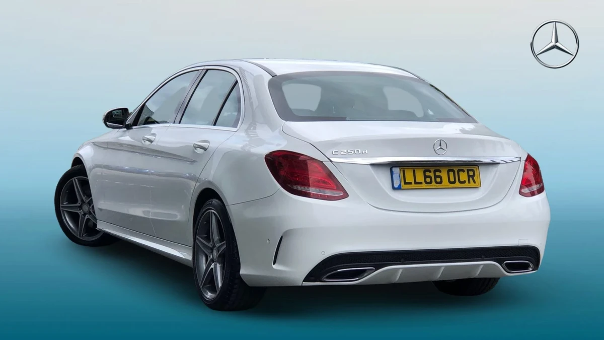 Mercedes-Benz C-Class Image 2