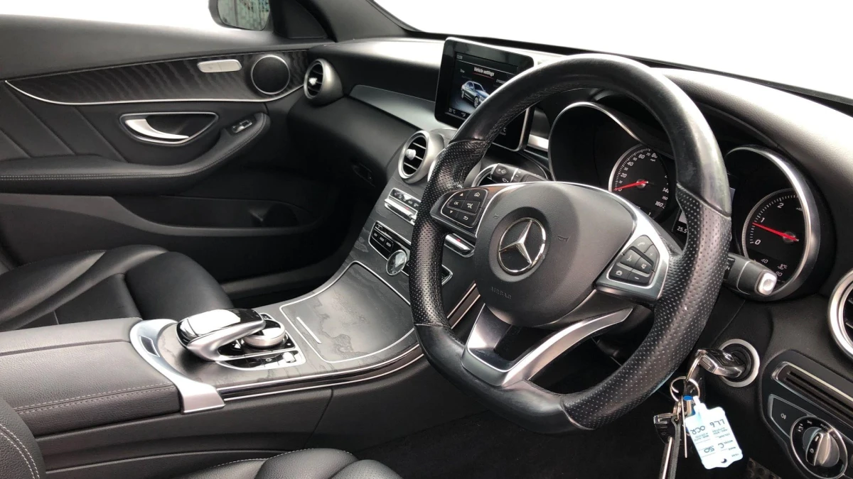 Mercedes-Benz C-Class Image 3