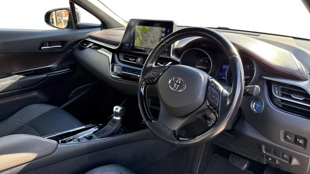 Toyota C-HR Listing Image