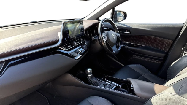 Toyota C-HR Listing Image