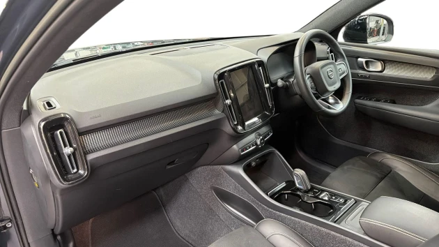 Volvo XC40 Listing Image