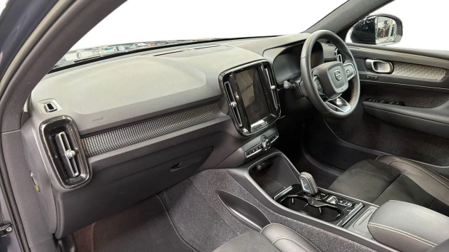 Volvo XC40 Listing Image