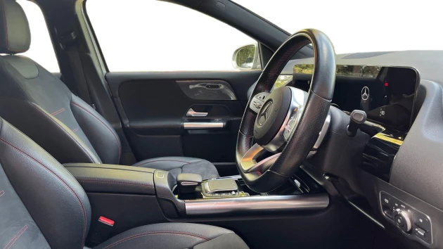 Mercedes-Benz GLA Listing Image