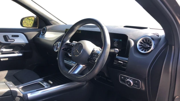 Mercedes-Benz GLA Listing Image