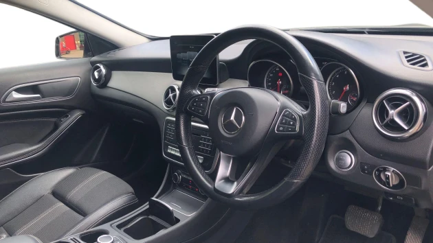 Mercedes-Benz GLA Listing Image