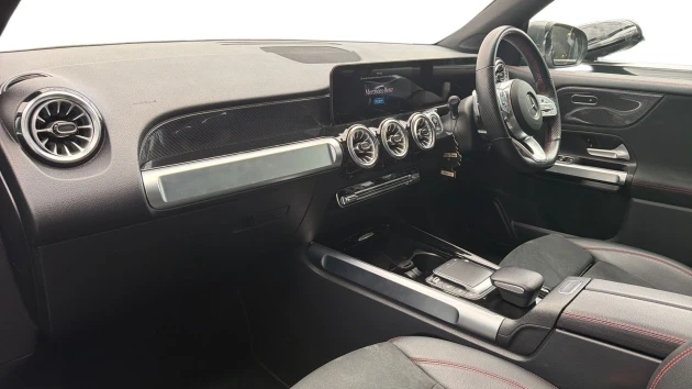 Mercedes-Benz GLB Listing Image