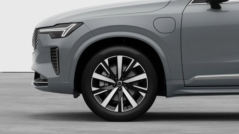 exterior-studioDetails-wheel_FC4EE4ECF29CB1A914988DF1BCAD54FCC9FBE593.jpeg