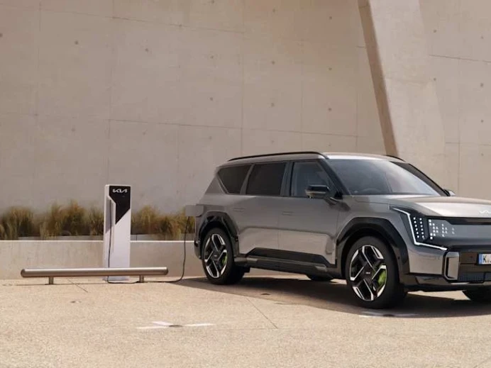 Fast charging. Longer roaming.