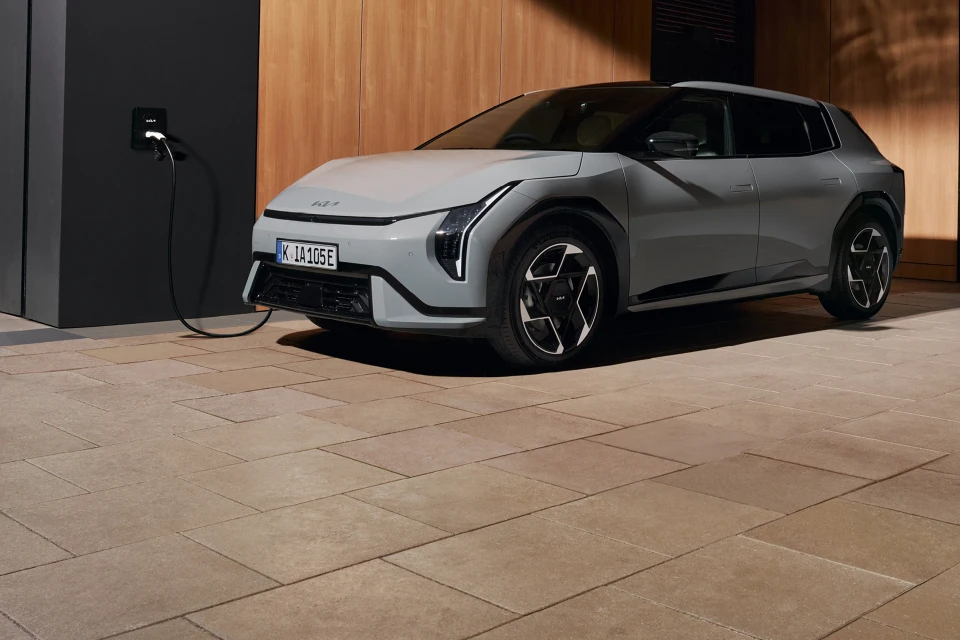 Kia EV4